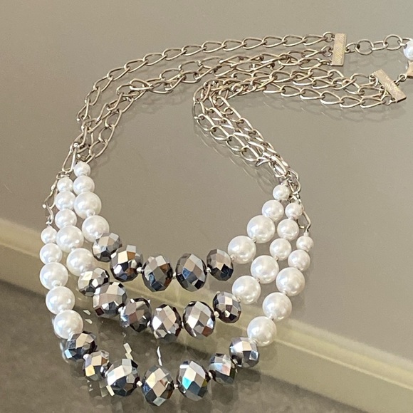 Vintage Silver 3 Strand Faux Pearl & Glass Beads Necklace - Picture 2 of 5